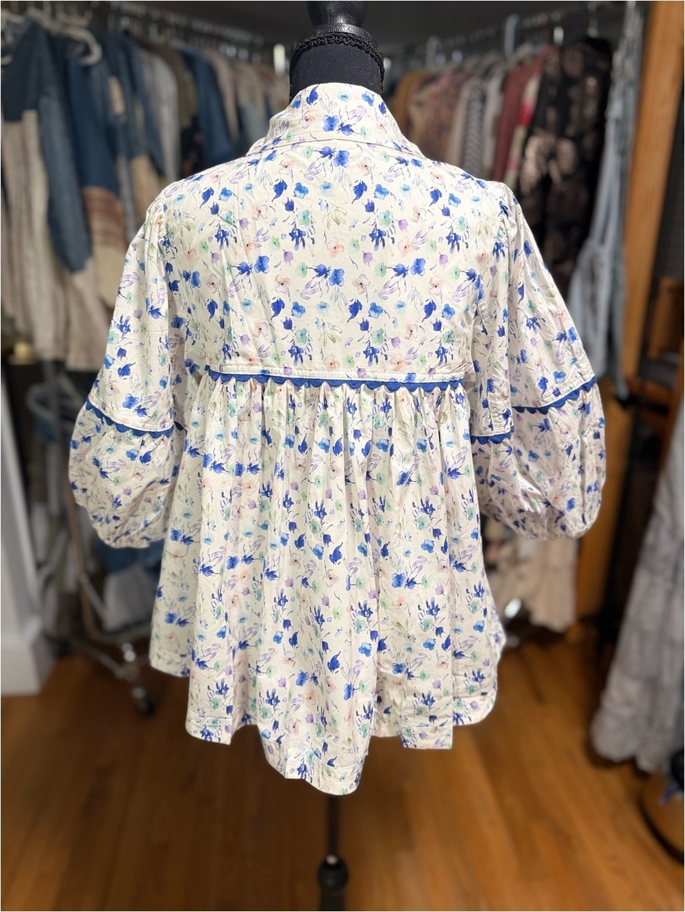 MEET ME IN SANTORINI Aegean Bloom Floral Babydoll Top NWT Large - Picture 3 of 4